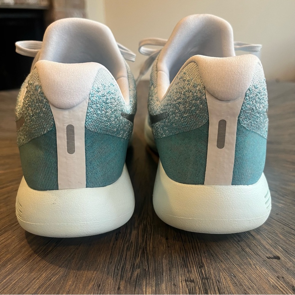 Nike Lunar Epic Low Flyknit Women’s Sz 9.5 M Shoes Grey Glacier Blue - Picture 6 of 10